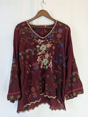 Johnny Was Burgundy Boho Embroidered Floral Folk Tunic Top Women's M Excellent